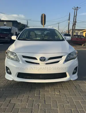 Toyota Corolla S 4dr Sedan (1.8L 4cyl 4A) 2011 White