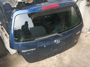 Toyota Highlander 20005 Model Complete Booth