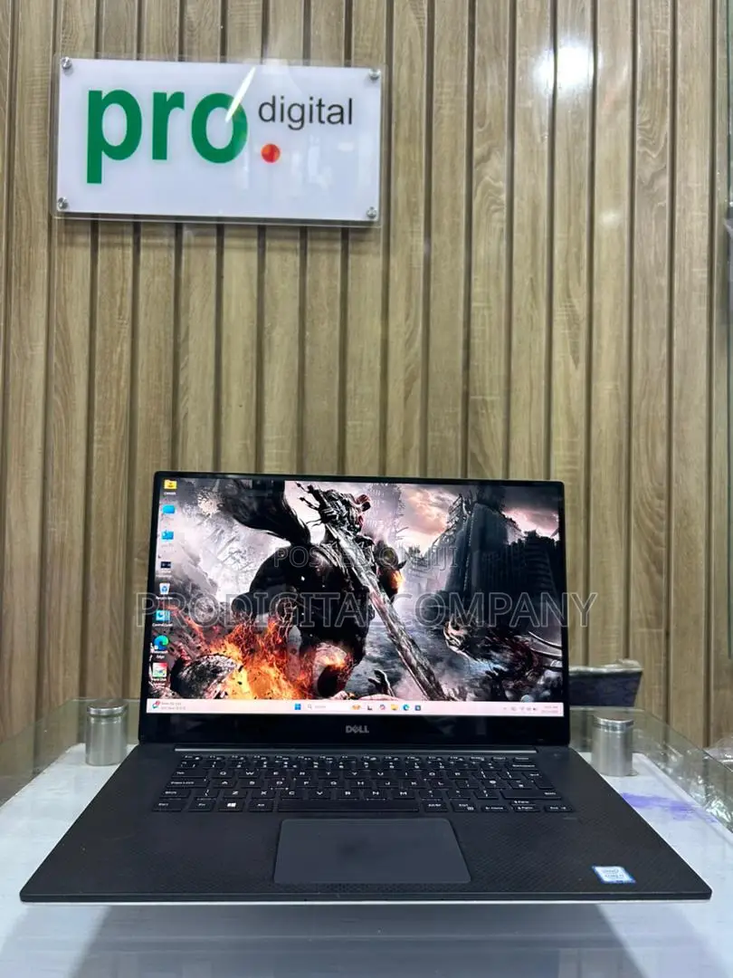 Laptop Dell Precision 15 5520 16GB Intel Core i7 SSD 256GB