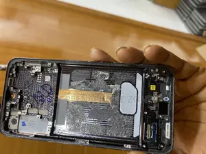 Samsung S22 Screen With Scratch