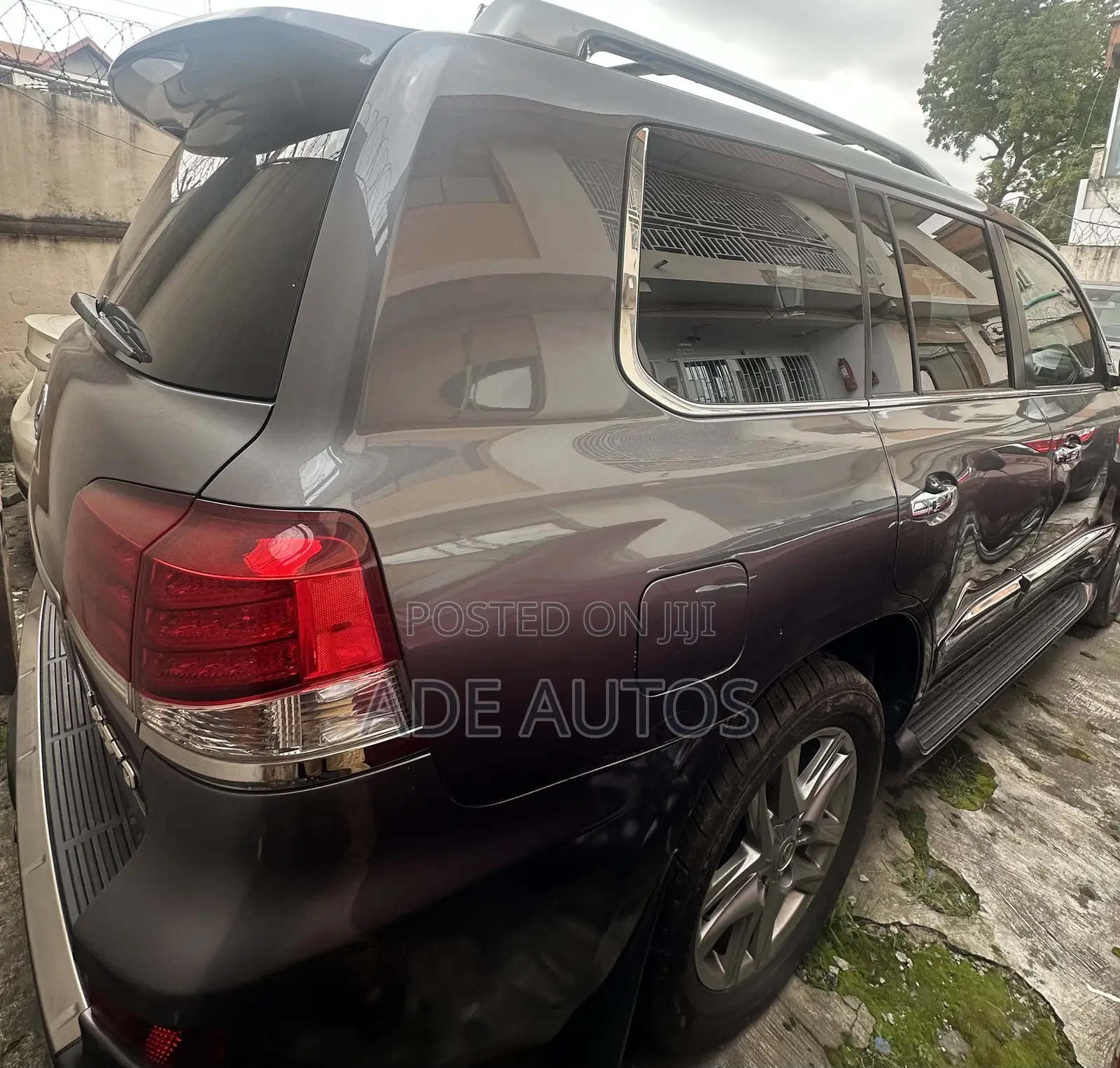 Lexus LX 570 AWD 2013 Gray