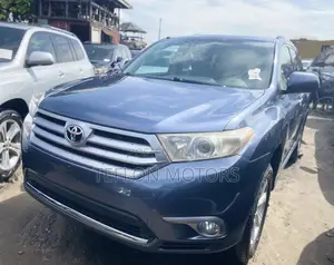 Toyota Highlander 3.5L 4WD 2013 Blue
