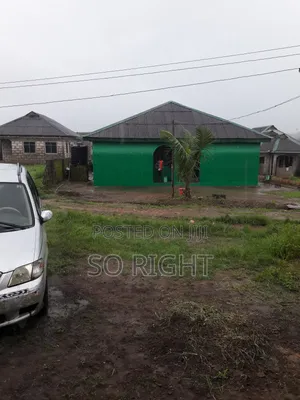 5bdrm Bungalow in Olufoworeseti, Adamo for sale