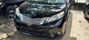 Toyota Sienna SE 8-Passenger 4dr Minivan (3.5L 6cyl 6A) 2015 Black