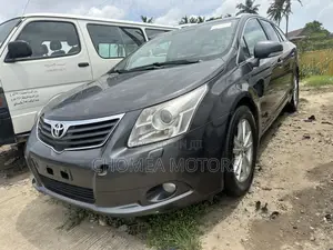 Toyota Avensis 2011 Gray