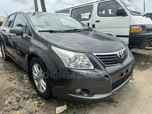 Toyota Avensis 2011 Gray