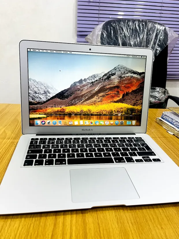 Laptop Apple MacBook Air 2017 8GB Intel Core I5 SSD 256GB for sale