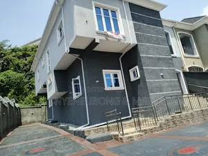 4bdrm Duplex in Karu for sale