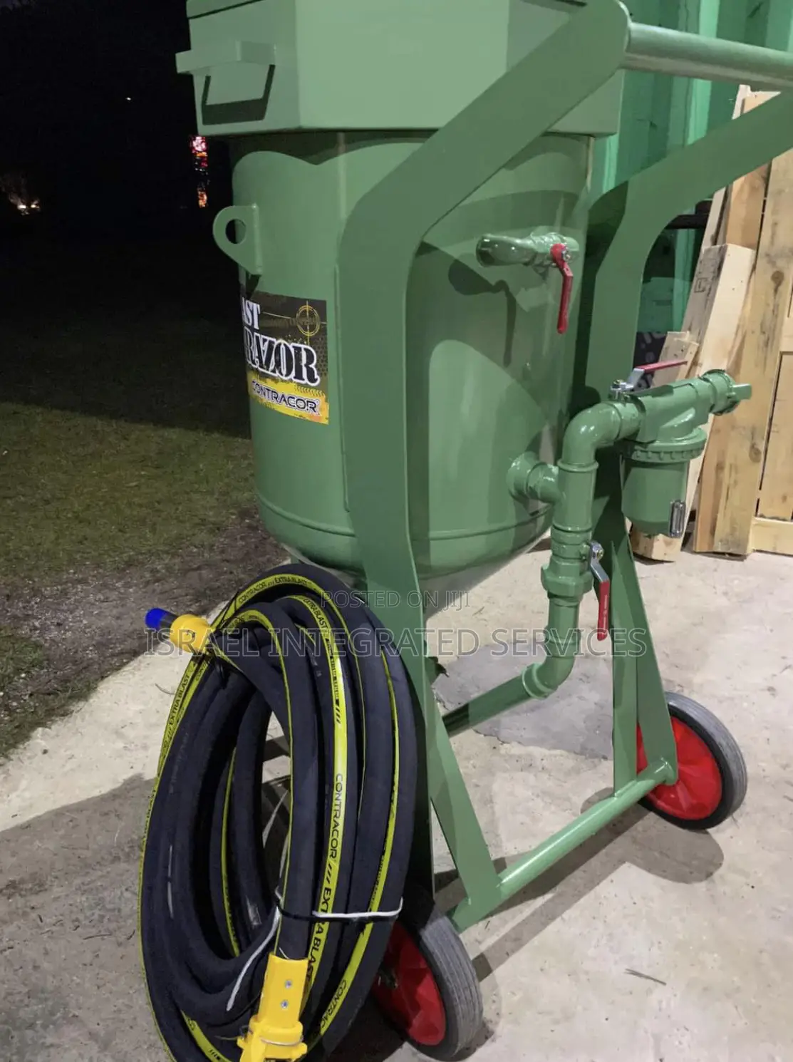 Portable Abrasive Blasting Machine