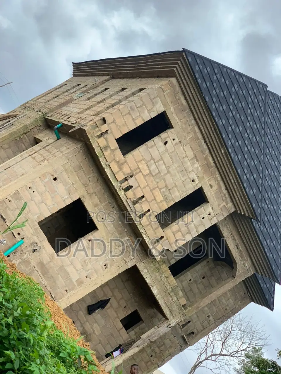 Uncompleted 4 Bedrooms Duplex