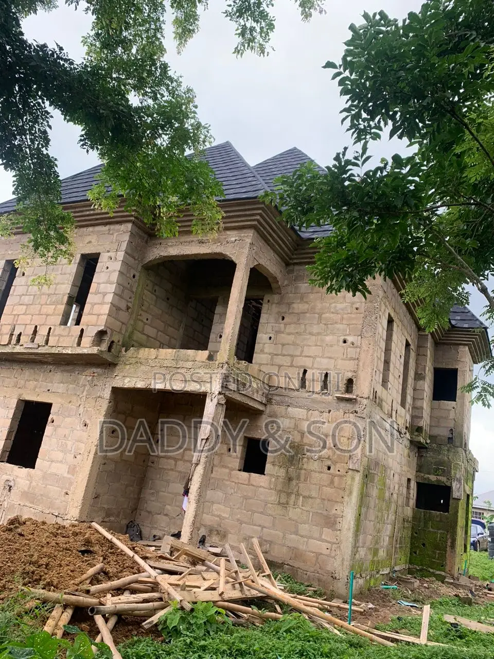 Uncompleted 4 Bedrooms Duplex