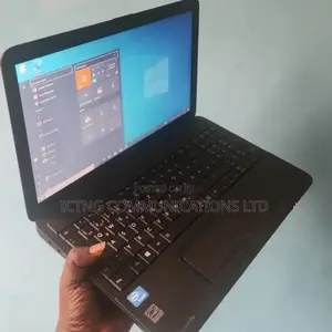 Laptop Toshiba 8GB Intel HDD+SSD 320GB