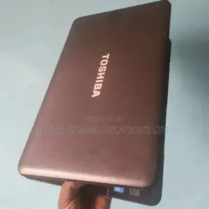 Laptop Toshiba 8GB Intel HDD+SSD 320GB
