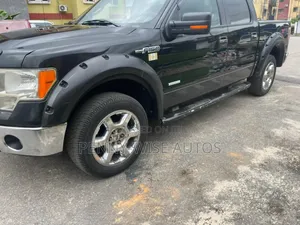 Ford F-150 XLT 2dr Regular Cab 6.5 ft. SB (3.7L 6cyl 6A) 2014 Black