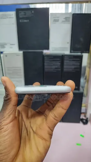 Apple iPhone 11 128 GB White