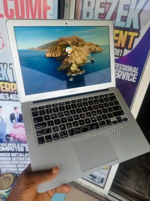 New Laptop Apple MacBook 2013 4GB Intel Core I5 SSD 256GB