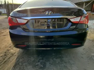 Hyundai Sonata Limited Sedan FWD (2.4L 4cyl 6A) 2012 Black