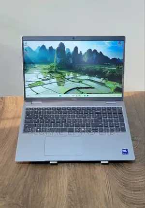 Laptop Dell Latitude 5550 16GB Intel Core Ultra 7 SSD 512GB