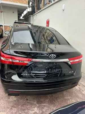 Toyota Avalon XLE Sedar FWD (3.5L 6cyl 6A) 2013 Black