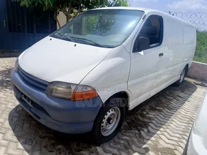 Toyota HiAce 2004 White