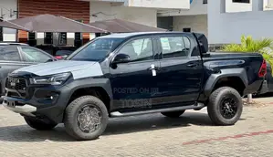 New Toyota Hilux 2024 Black