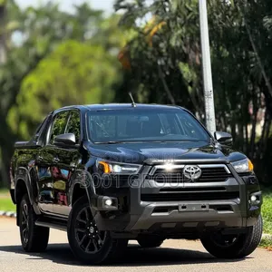 Toyota Hilux 2024 Black