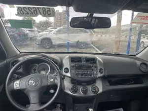 Toyota RAV4 2011 Silver
