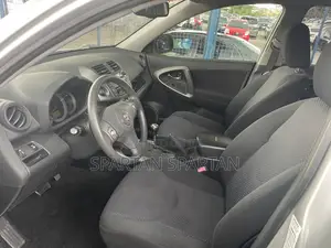 Toyota RAV4 2011 Silver