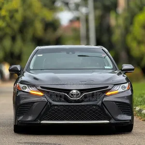 Toyota Camry XSE FWD (2.5L 4cyl 8AM) 2018 Gray