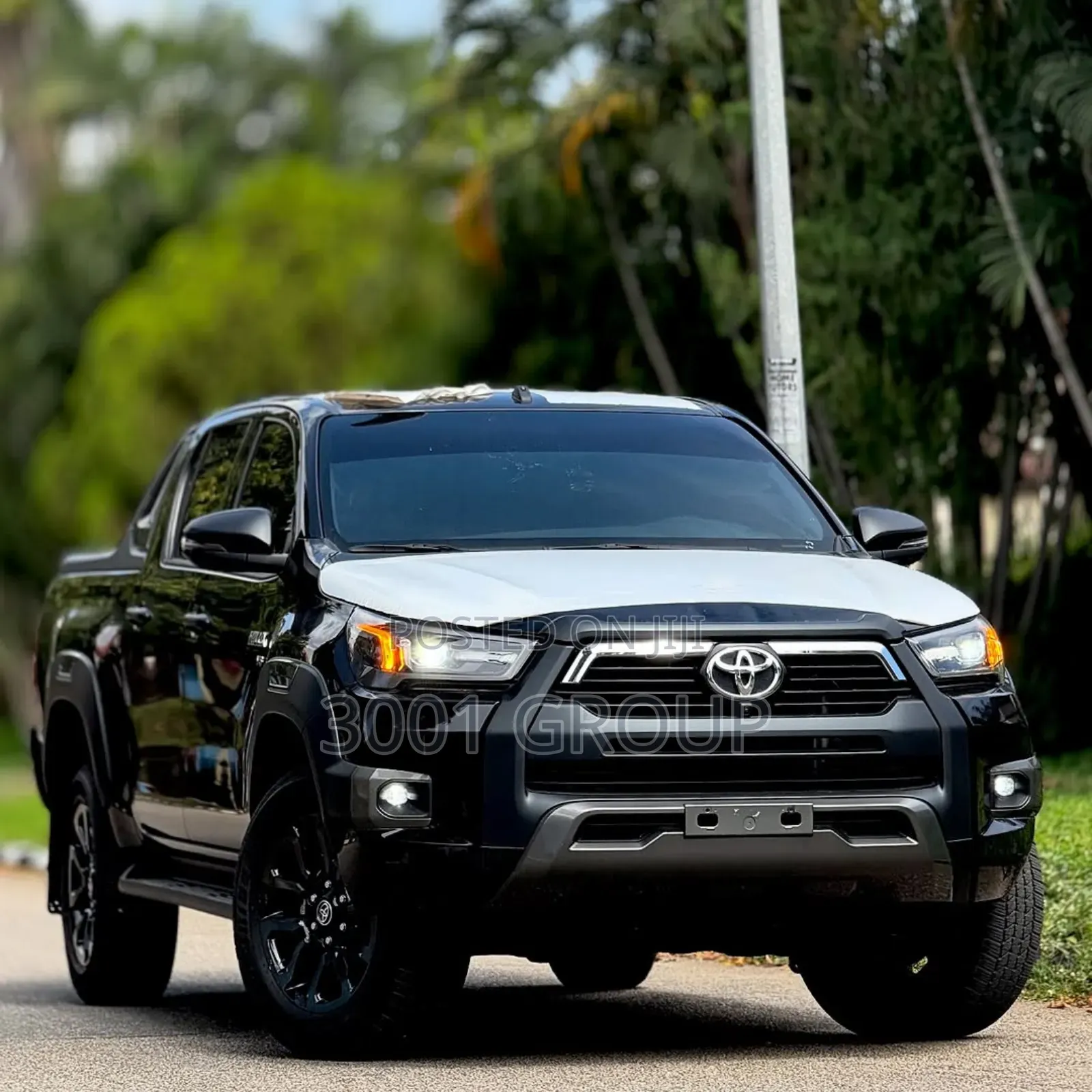 New Toyota Hilux 2025 Black