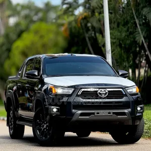 New Toyota Hilux 2025 Black