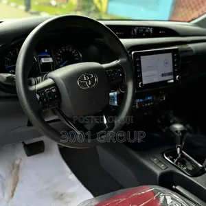 New Toyota Hilux 2025 Black
