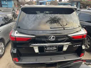 Lexus LX 2018 Black