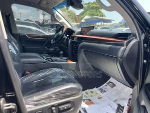 Lexus LX 2018 Black