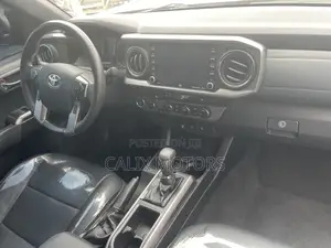 Toyota Tacoma 2020 Black