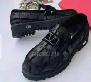 Limited Edition Valentinp Black Crocodile-Embossed Loafer