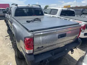 Toyota Tacoma 2017 Gray