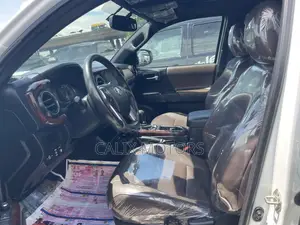 Toyota Tacoma 2018 White