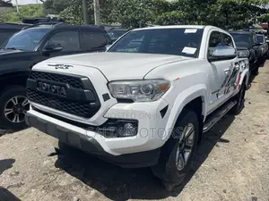 Toyota Tacoma 2018 White