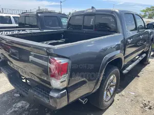Toyota Tacoma 2018 Gray