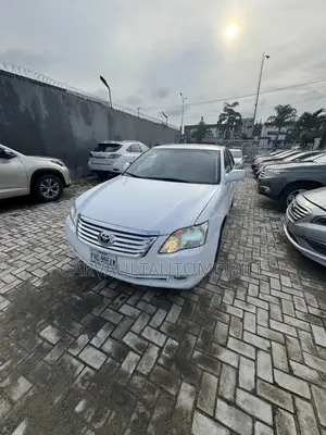 Toyota Avalon Limited 2005 White