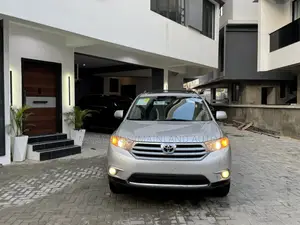 Toyota Highlander Limited 2011 Silver