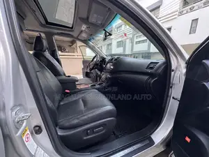 Toyota Highlander Limited 2011 Silver