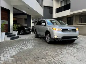 Toyota Highlander Limited 2011 Silver