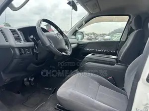 Toyota HiAce 2015 White