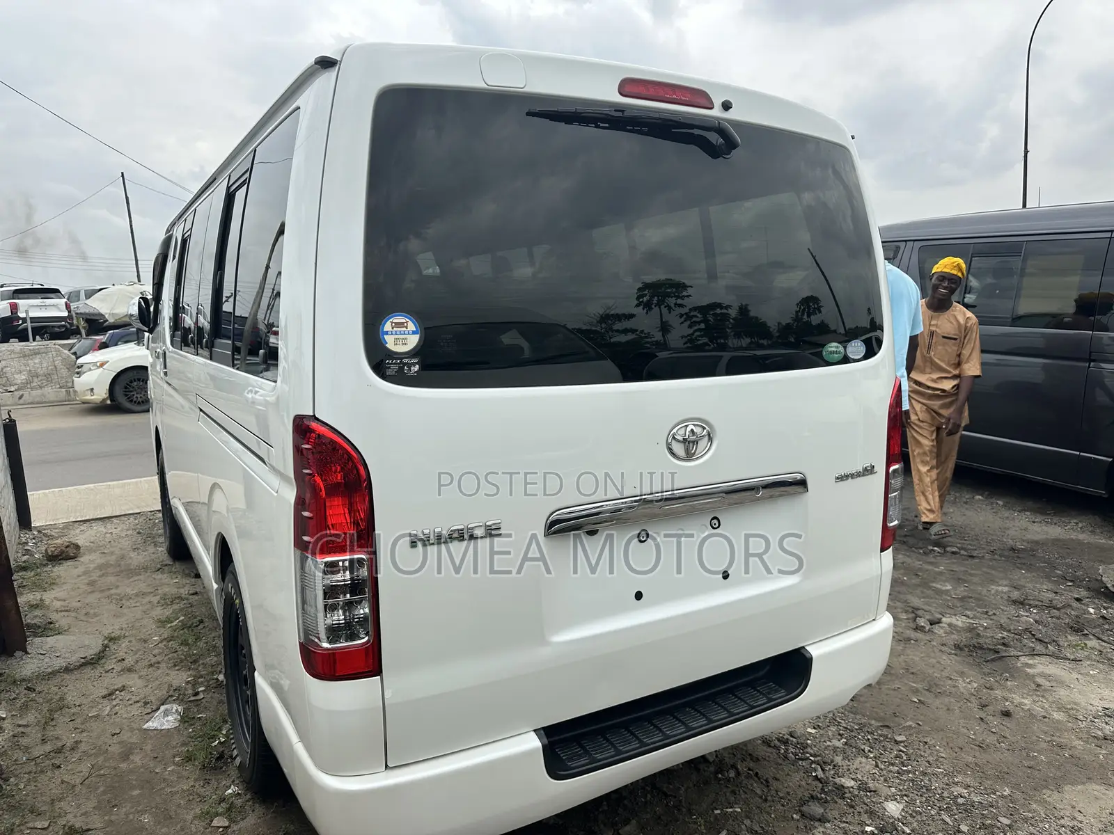 Toyota HiAce 2015 White