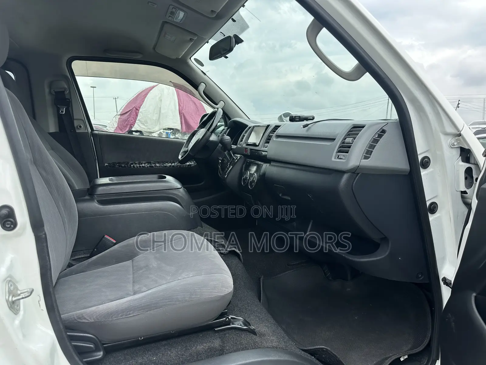 Toyota HiAce 2015 White