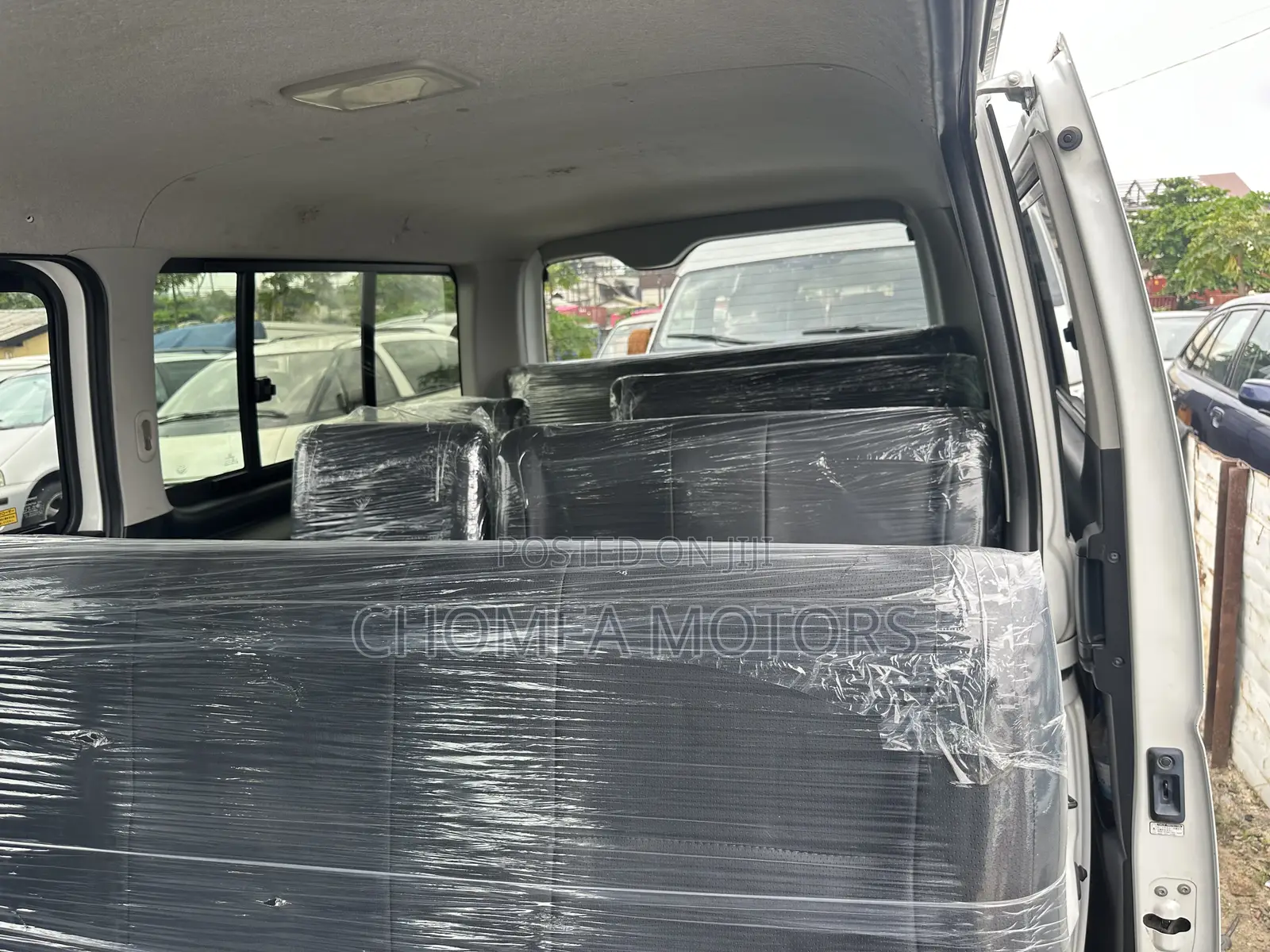 Toyota HiAce 2015 White