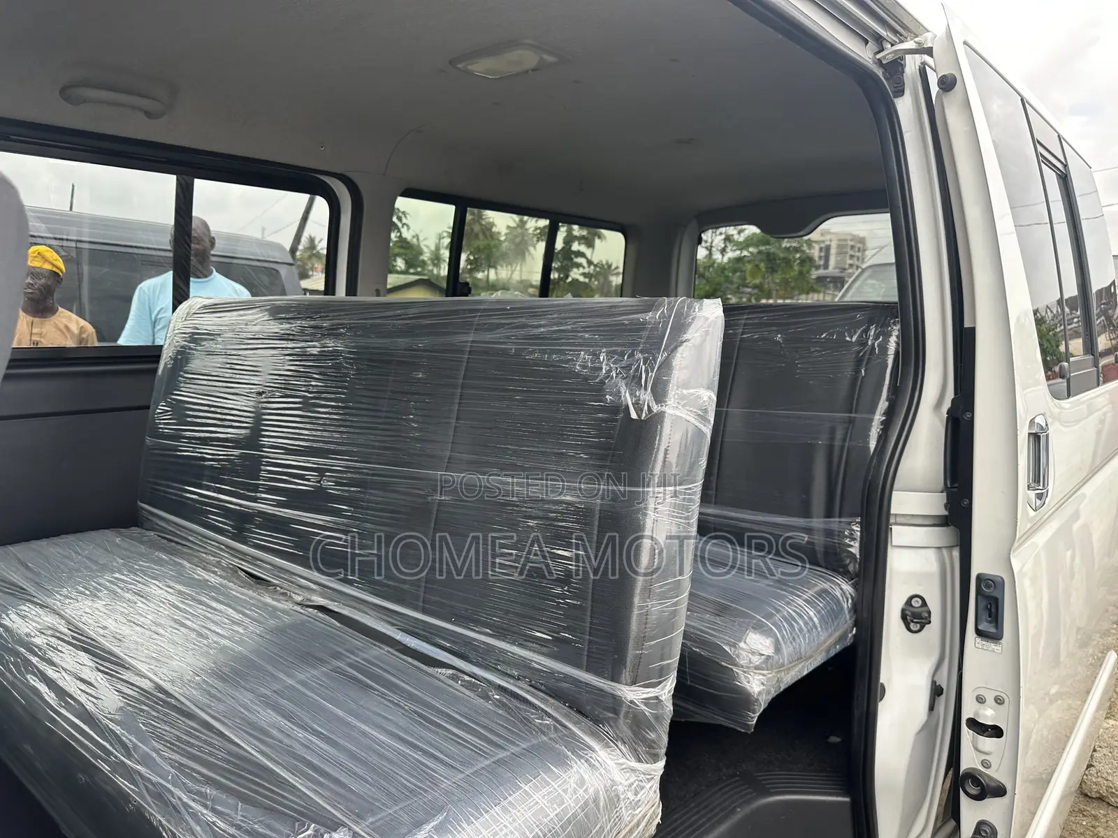 Toyota HiAce 2015 White
