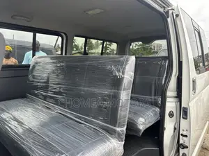 Toyota HiAce 2015 White